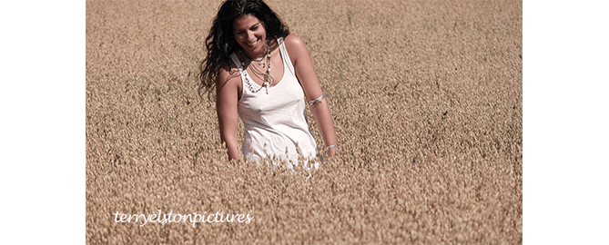 girl in autumn field